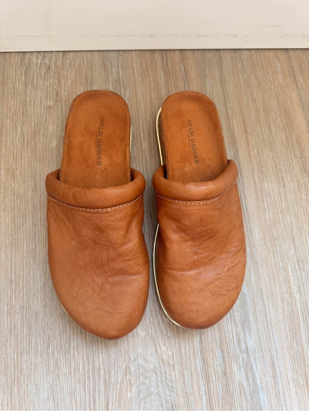 Kelsi Dagger Brooklyn Brown Leather Mule Clogs Women’s Size 8 cognac slip on - Picture 3 of 7